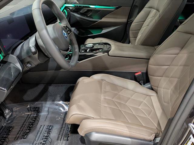 Used 2024 BMW i5 eDrive40i w/ Premium Package image 17