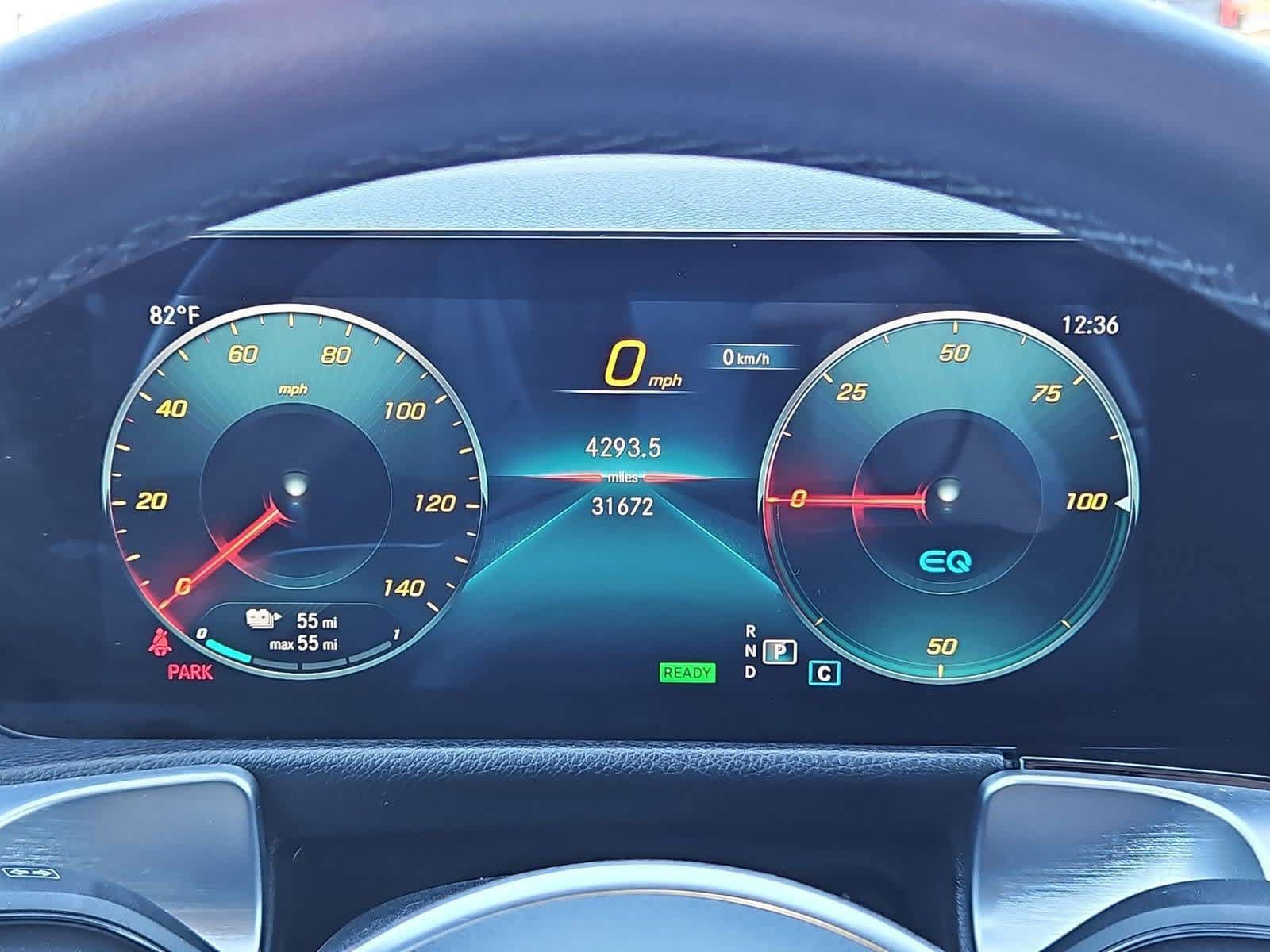 Used 2022 Mercedes-Benz EQB 300 4MATIC image 34