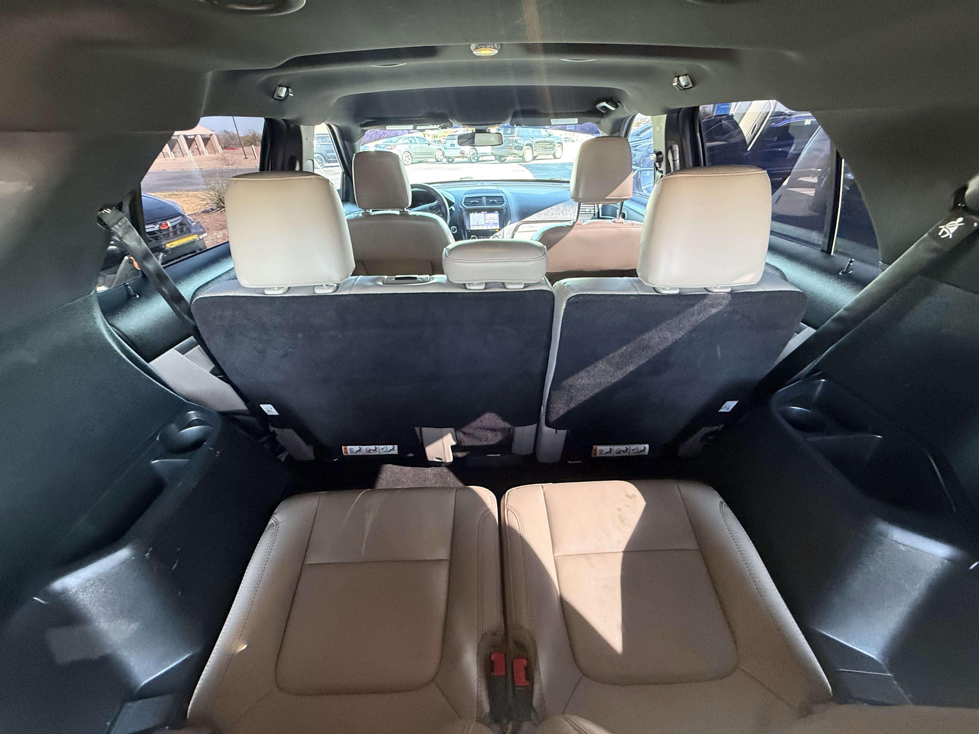 Used 2019 Ford Explorer XLT w/ Equipment Group 202A image 11