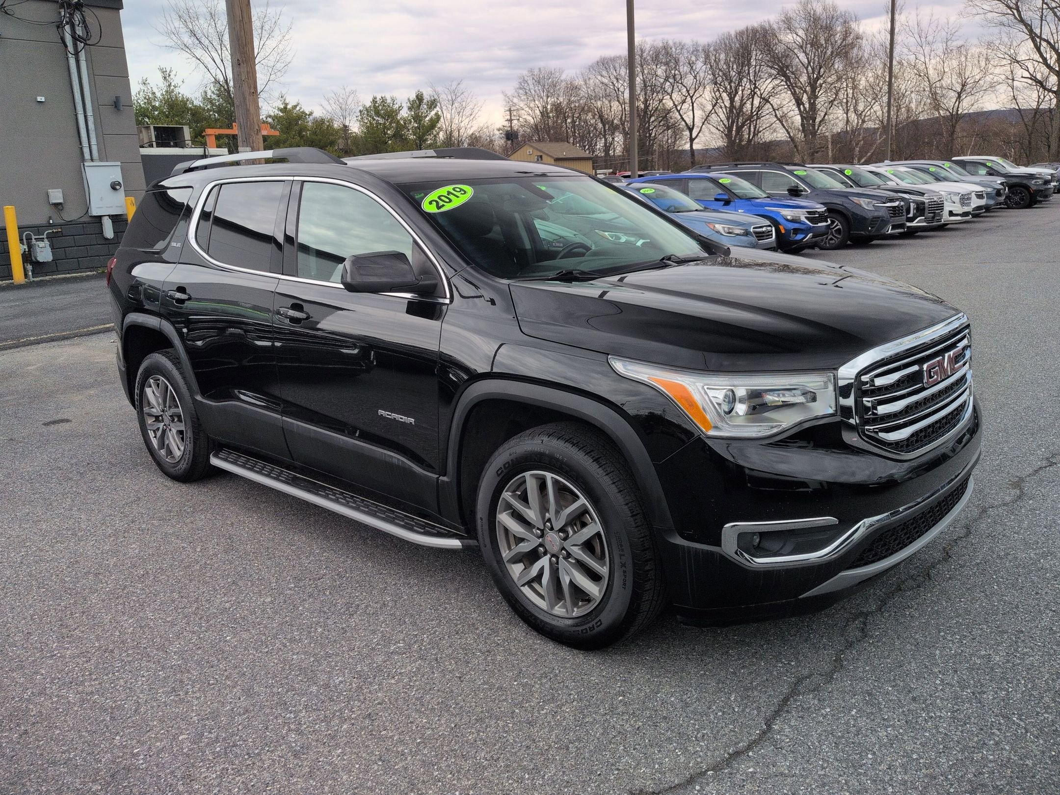 Used 2019 GMC Acadia SLE w/ LPO, Floor Liner Package image 3