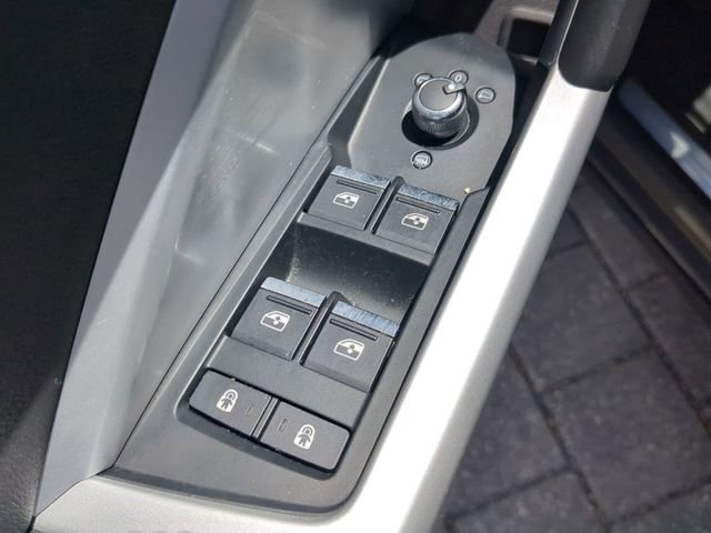 Used 2020 Audi Q3 2.0T Premium w/ Convenience Package image 18