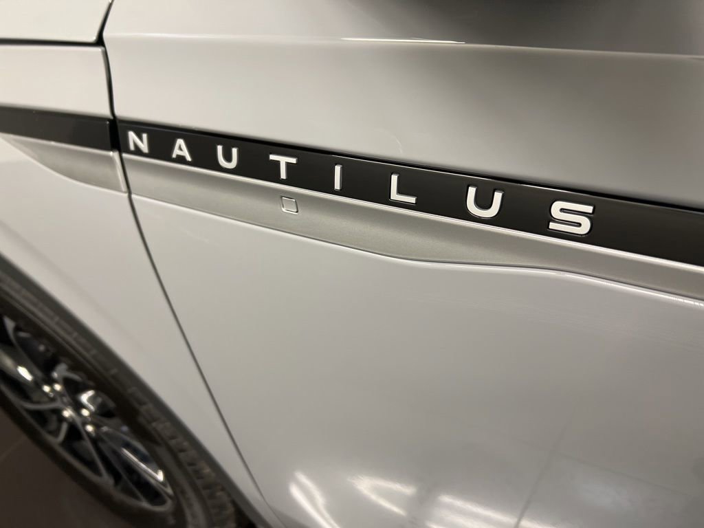 Used 2026 Lincoln Nautilus Premier image 38