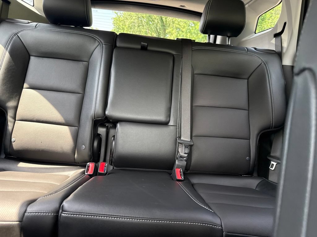 Used 2023 GMC Terrain SLT w/ LPO, Floor Liner Package AWD/4WD image 23