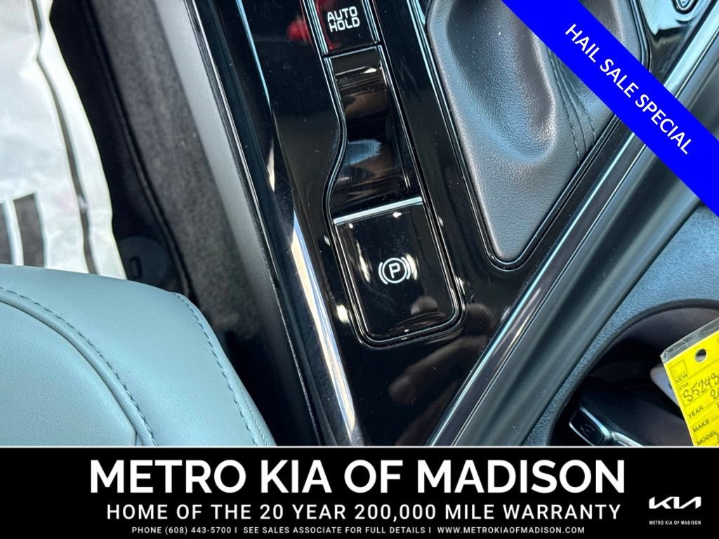 Used 2025 Kia Niro EX Touring FWD image 28