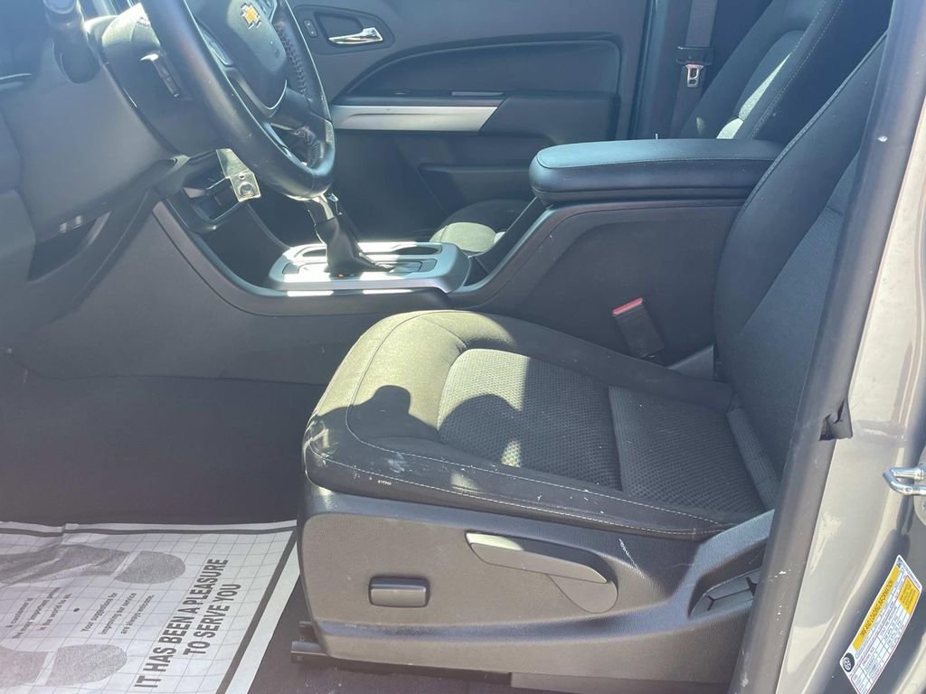 Used 2022 Chevrolet Colorado LT w/ LT Convenience Package image 16