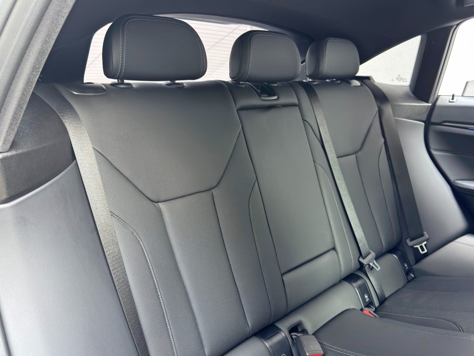 Used 2023 BMW i4 eDrive35 RWD image 38