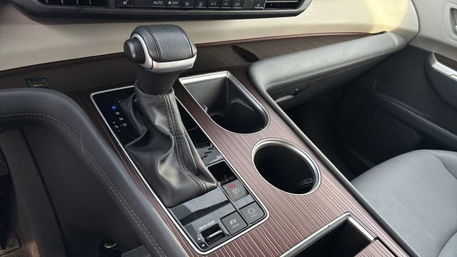 Used 2024 Toyota Sienna XLE image 30