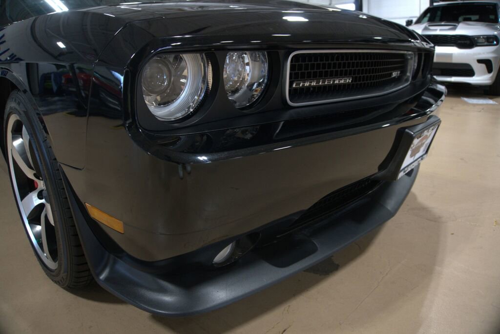 Used 2014 Dodge Challenger SRT8 w/ Harman/Kardon Audio Group image 9