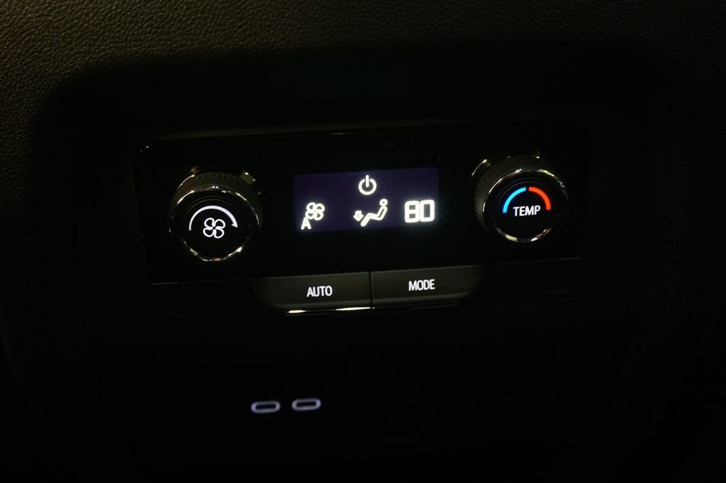 New 2026 Chevrolet Traverse LT image 24