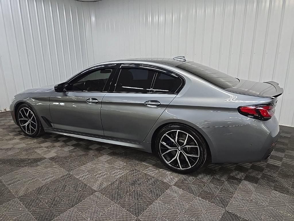 Used 2021 BMW M550i xDrive w/ Executive Package AWD/4WD image 4