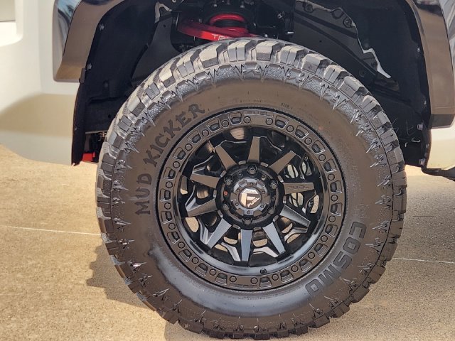 Used 2025 Toyota Tacoma TRD Pro AWD/4WD image 8