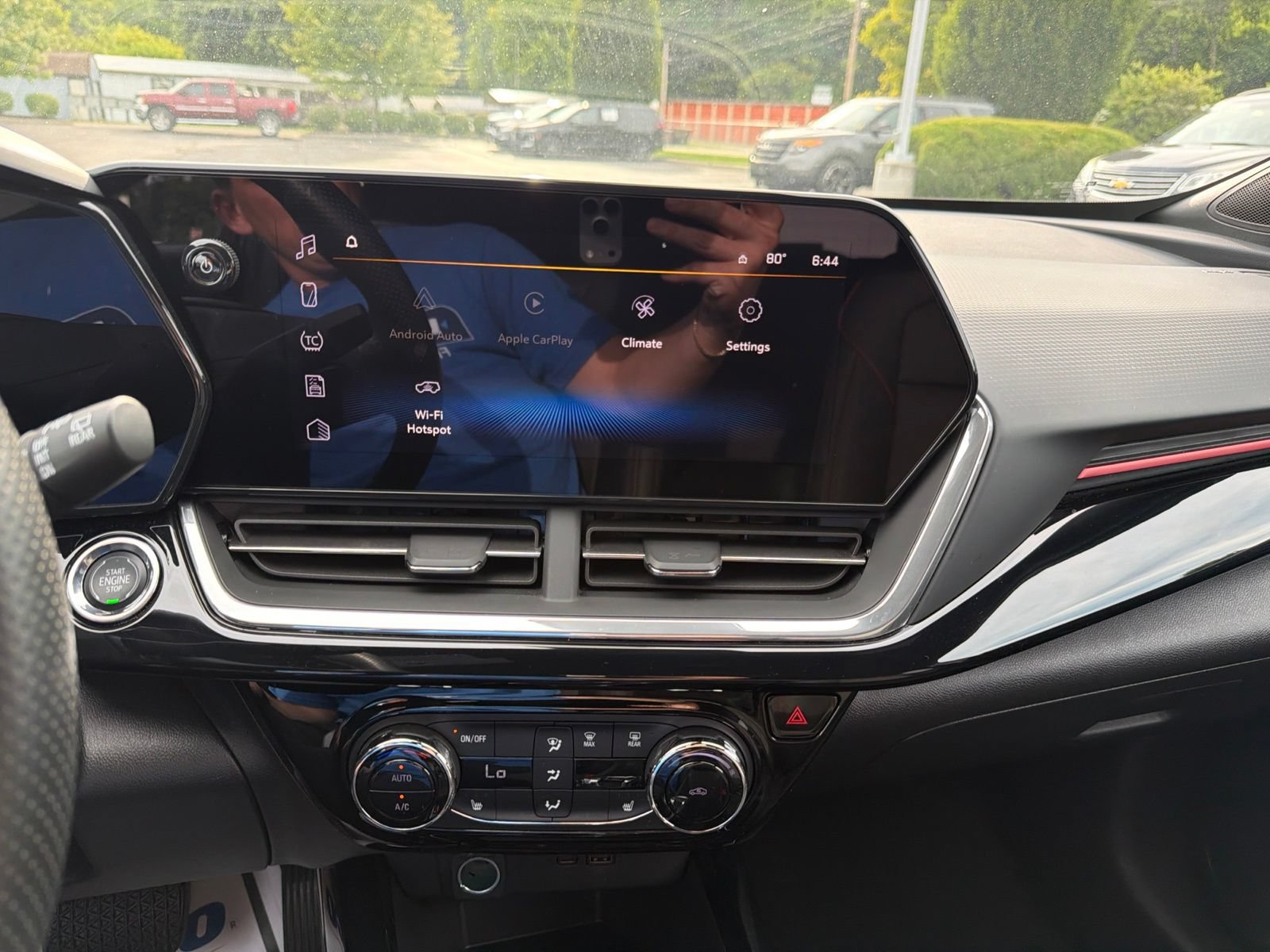 Used 2024 Chevrolet Trax RS FWD image 11