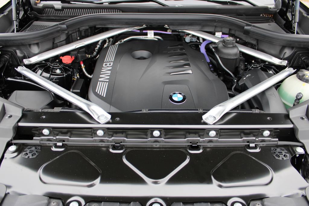 New 2026 BMW X5 xDrive40i w/ Executive Package image 40