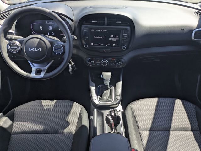 Used 2024 Kia Soul LX image 14