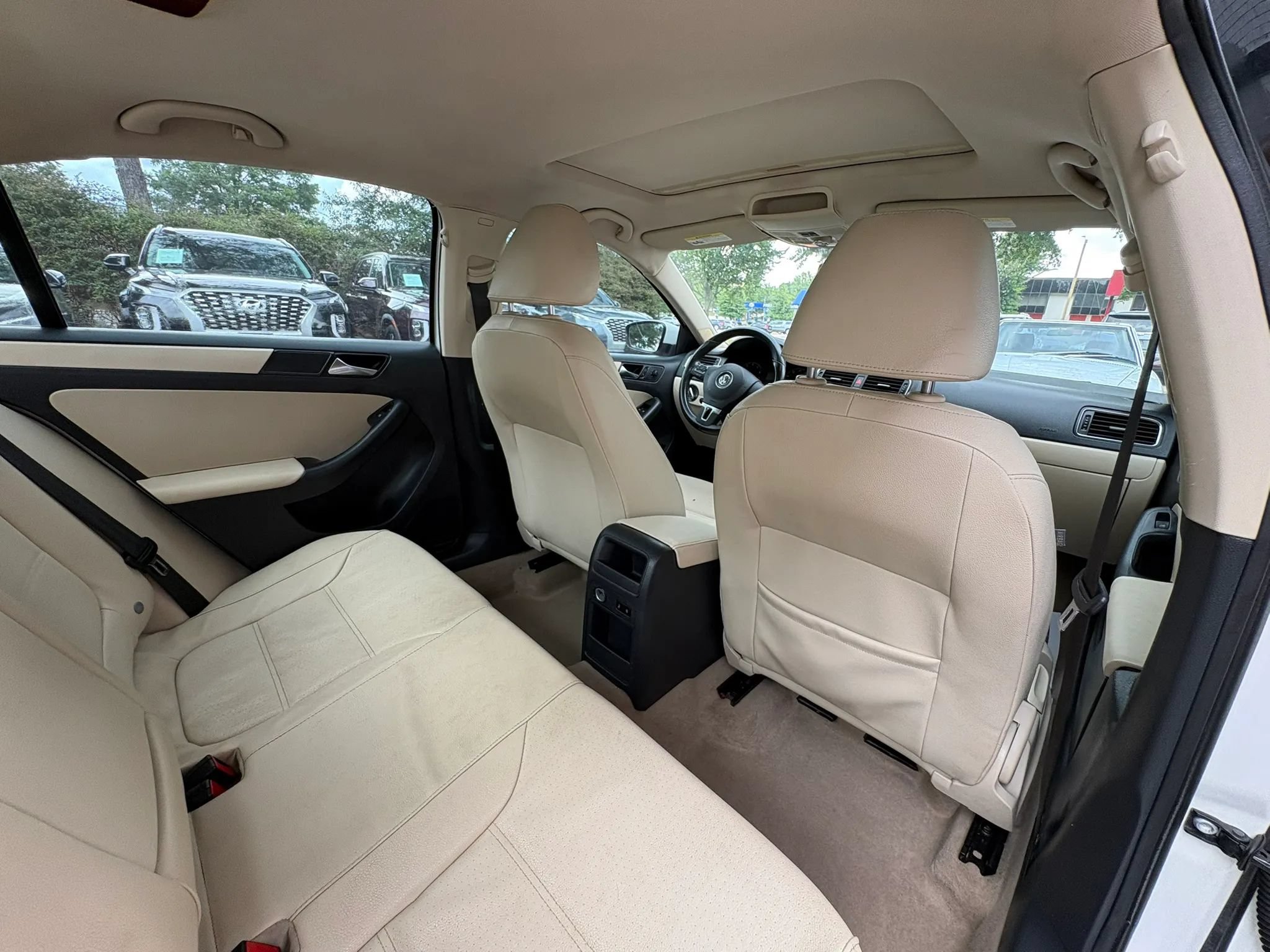 Used 2011 Volkswagen Jetta SE FWD image 14