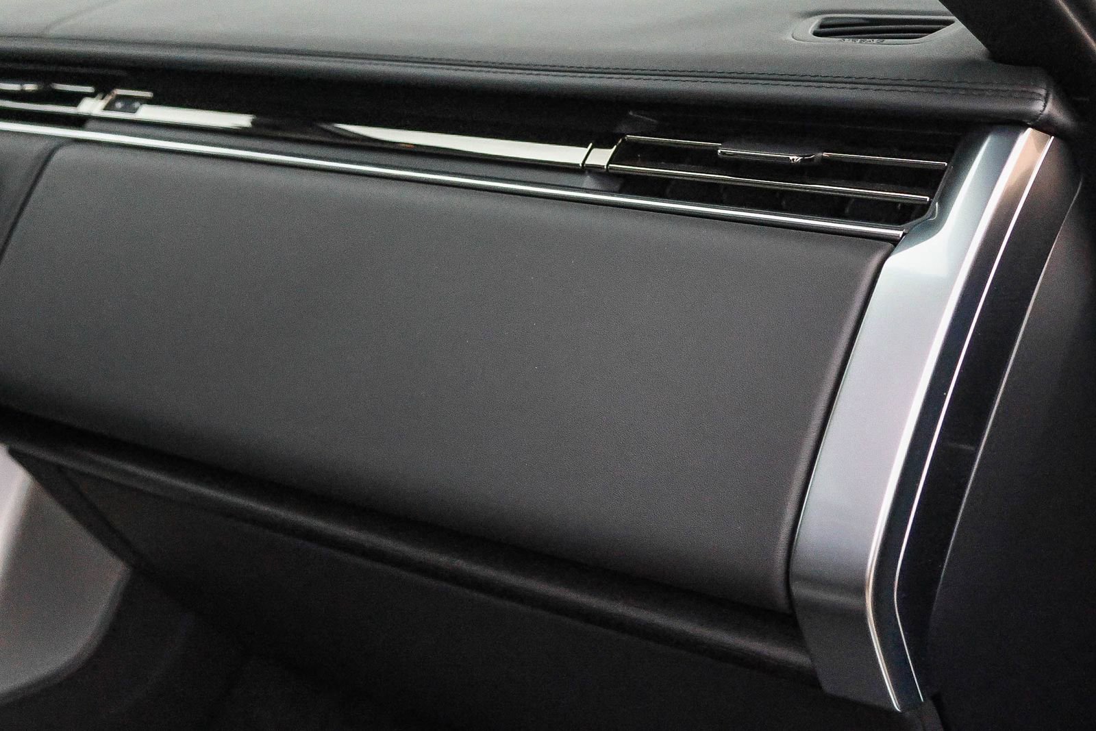 New 2025 Land Rover Range Rover Long Wheelbase SE image 19