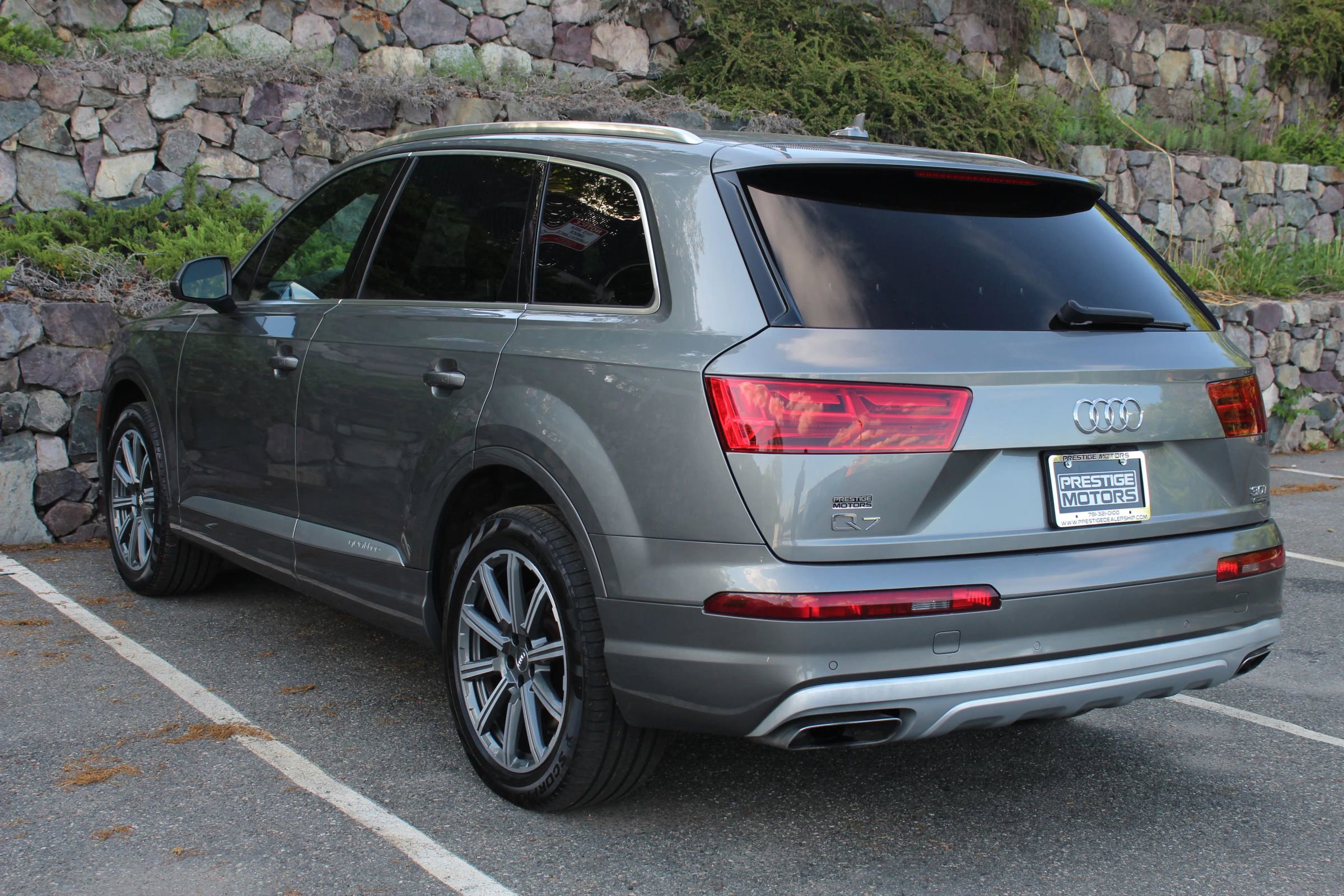 Used 2017 Audi Q7 3.0T Premium Plus w/ Premium Plus Package AWD/4WD image 7
