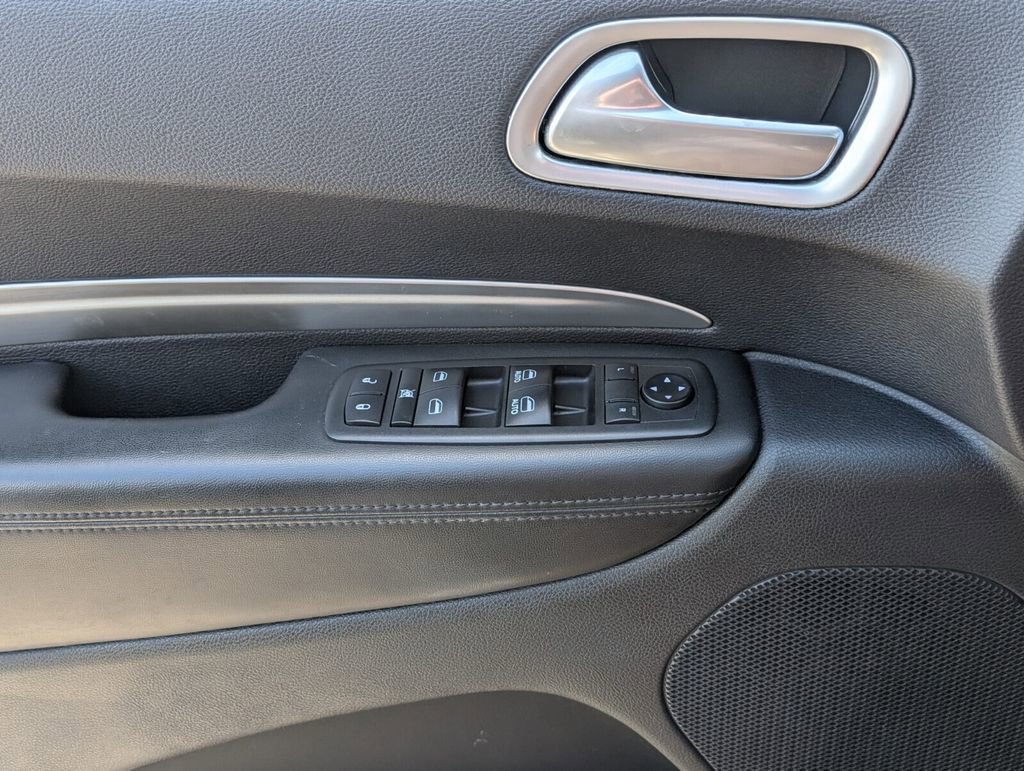 Used 2019 Dodge Durango SXT w/ 3rd Row Seating Group image 27