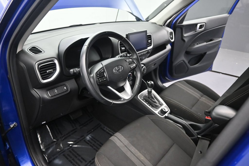 Used 2024 Hyundai Venue SEL FWD image 15