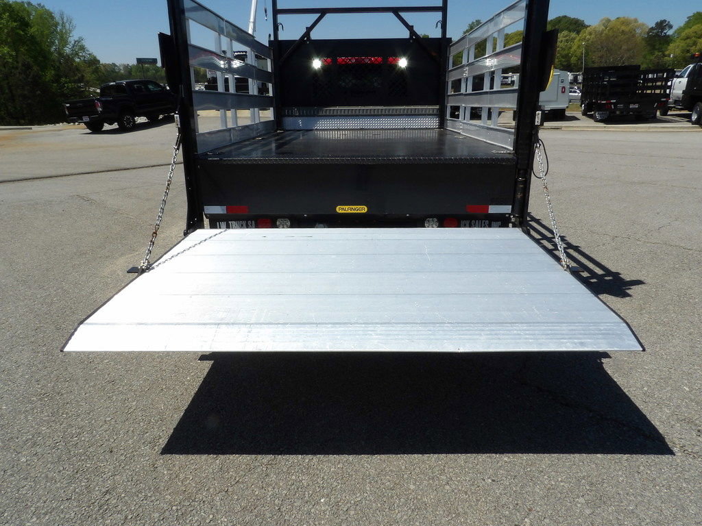 Used 2021 RAM 5500 Tradesman w/ Chrome Appearance Group RWD image 49