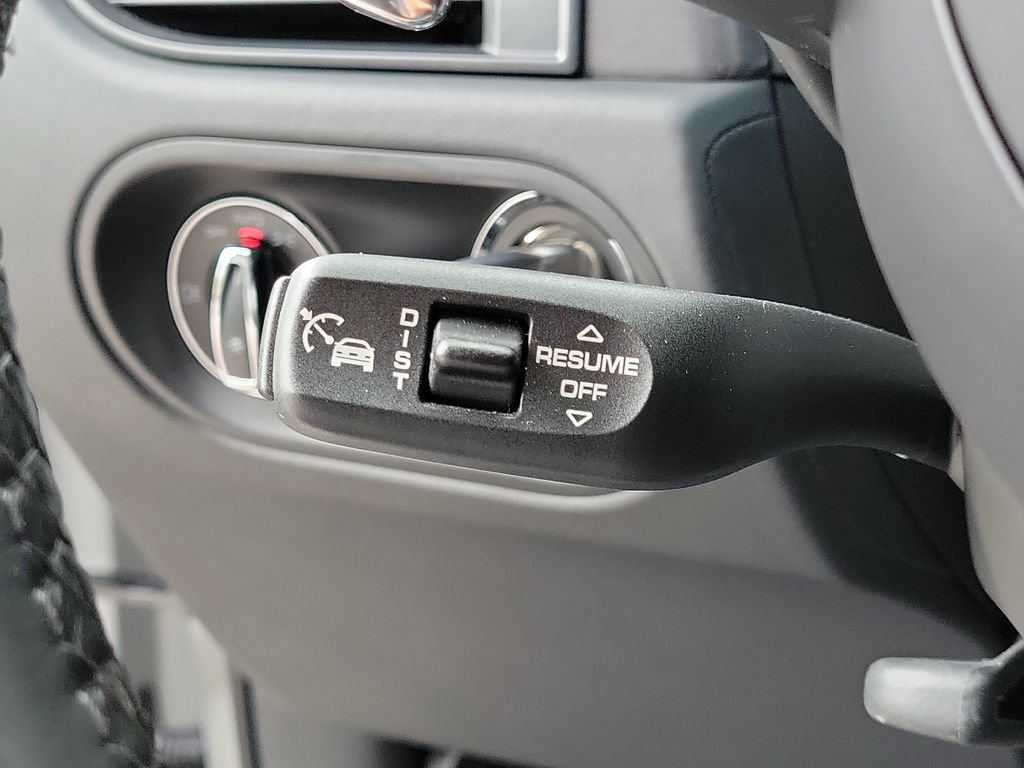 Certified 2024 Porsche Macan GTS AWD/4WD image 39