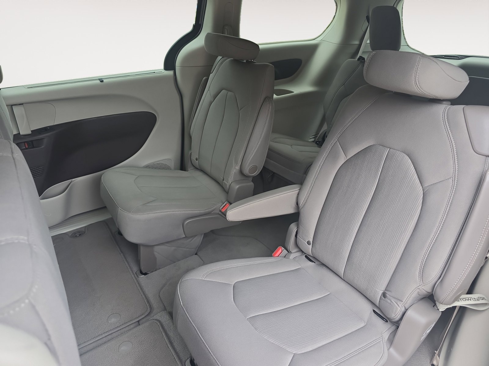 Used 2021 Chrysler Pacifica Touring image 22