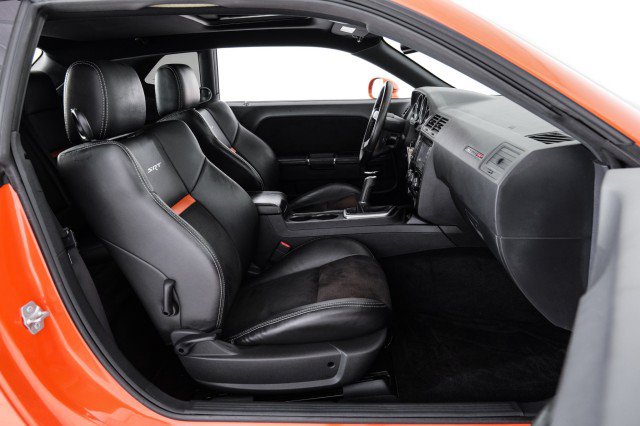 Used 2009 Dodge Challenger SRT8 w/ SRT Option Group II RWD image 30