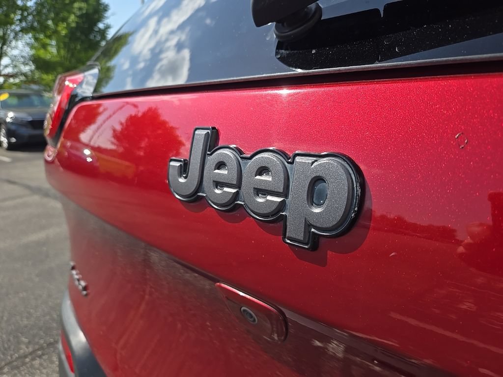 Used 2017 Jeep Cherokee Trailhawk w/ Comfort/Convenience Group AWD/4WD image 13