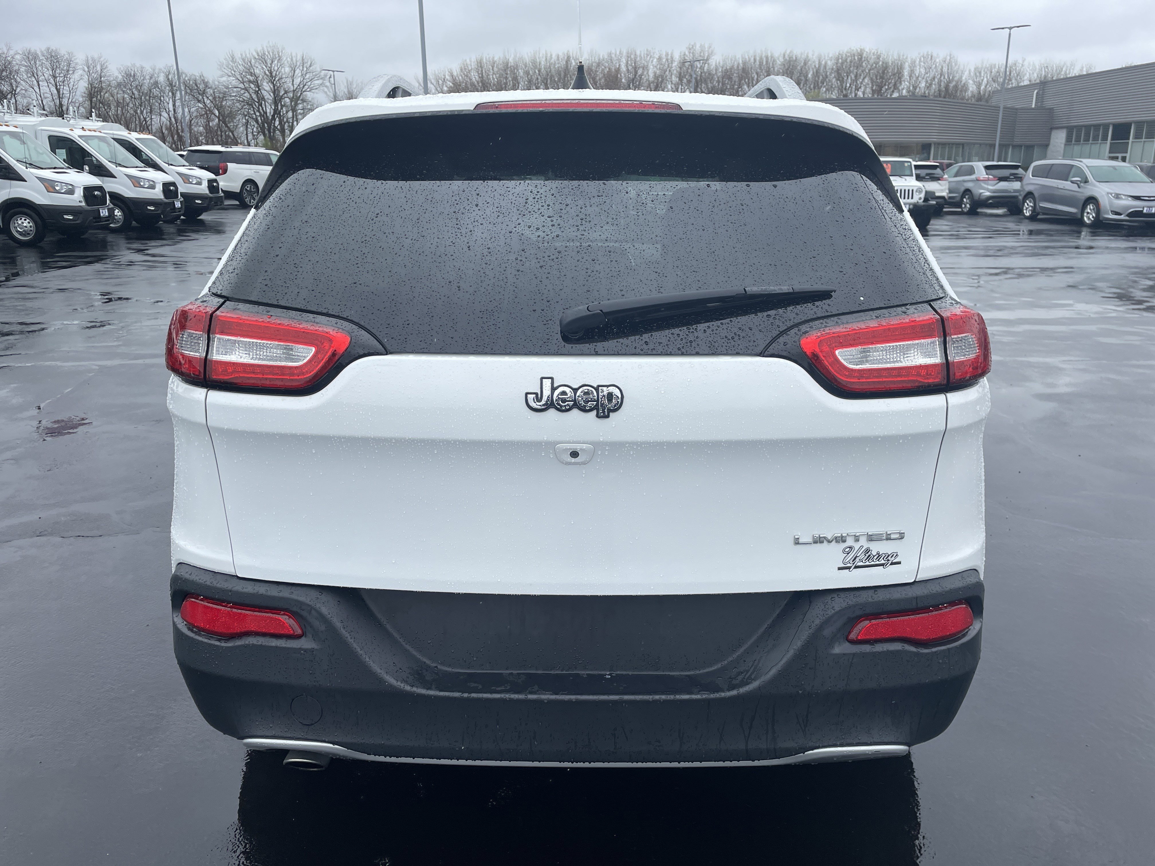 Used 2015 Jeep Cherokee Limited w/ Luxury Group image 4