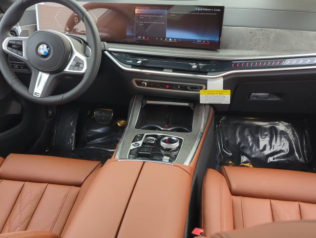 Used 2026 BMW X7 xDrive40i w/ M Sport Package AWD/4WD image 14