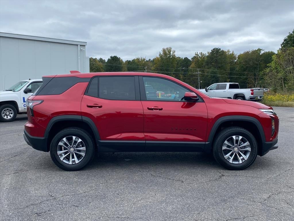 New 2026 Chevrolet Equinox LT w/ Convenience Package II image 2