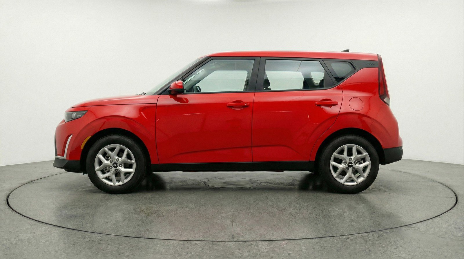 Used 2025 Kia Soul LX w/ LX Technology Package image 5