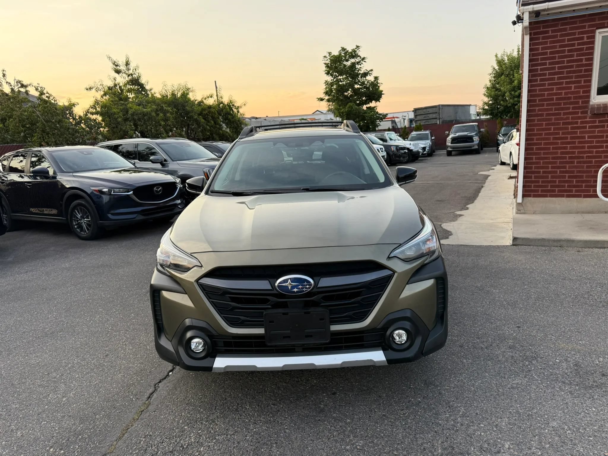 Used 2025 Subaru Outback Limited AWD/4WD image 2