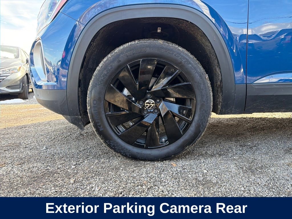 Used 2025 Volkswagen Atlas SE w/ Panoramic Sunroof Package image 14