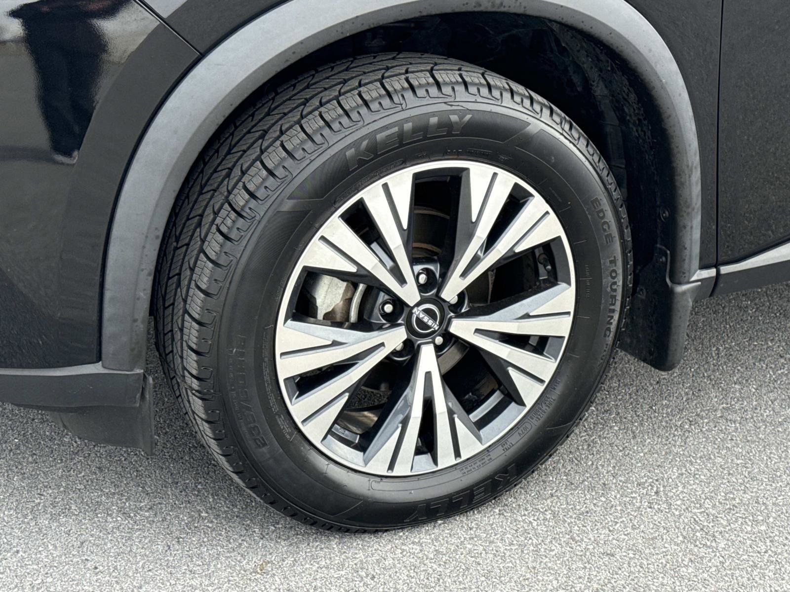 Used 2023 Nissan Rogue SV image 29