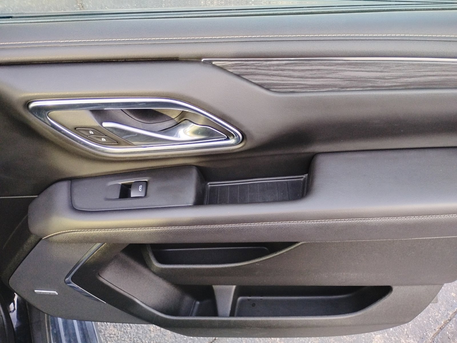 Used 2023 GMC Yukon XL SLT image 31