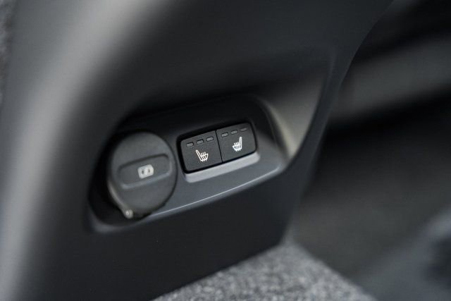 Used 2026 Volvo XC40 B5 Plus w/ Protection Package Premier image 35