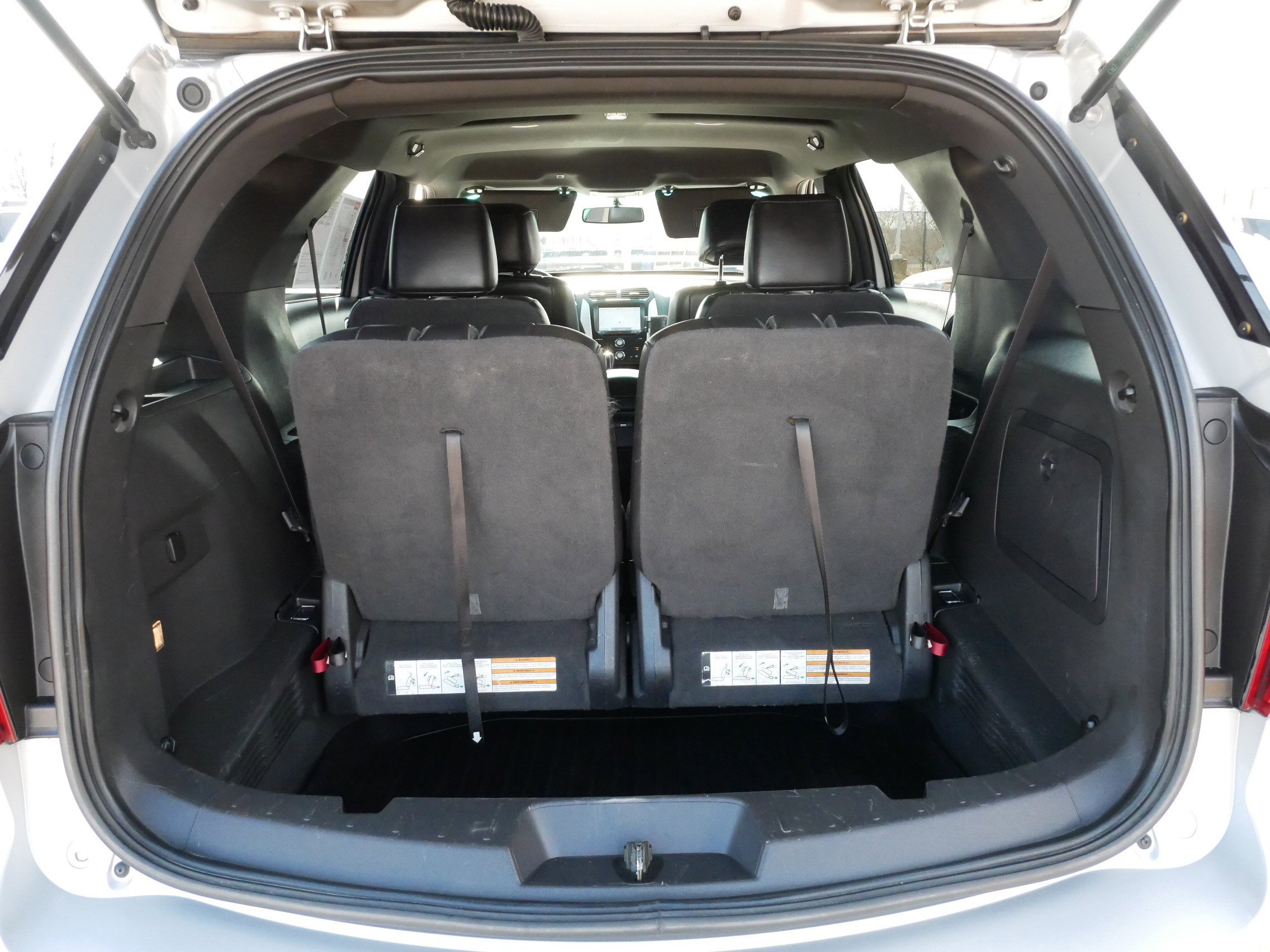 Used 2014 Ford Explorer XLT w/ Equipment Group 202A image 18