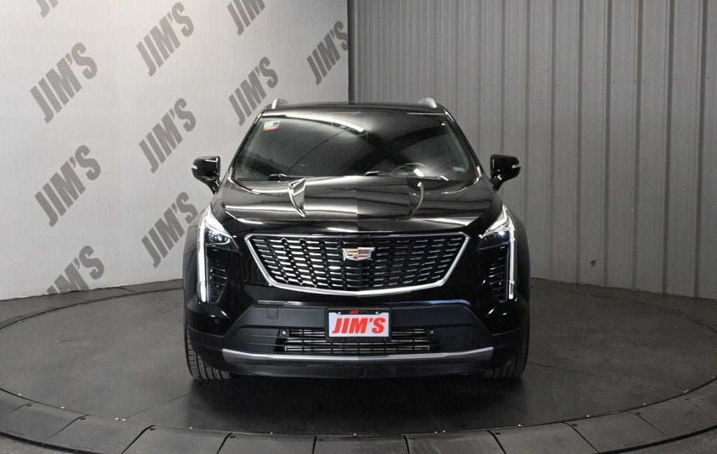 Used 2023 Cadillac XT4 Premium Luxury w/ Technology Package FWD image 2
