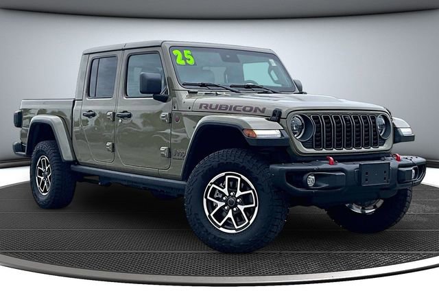 Used 2025 Jeep Gladiator Rubicon AWD/4WD image 3