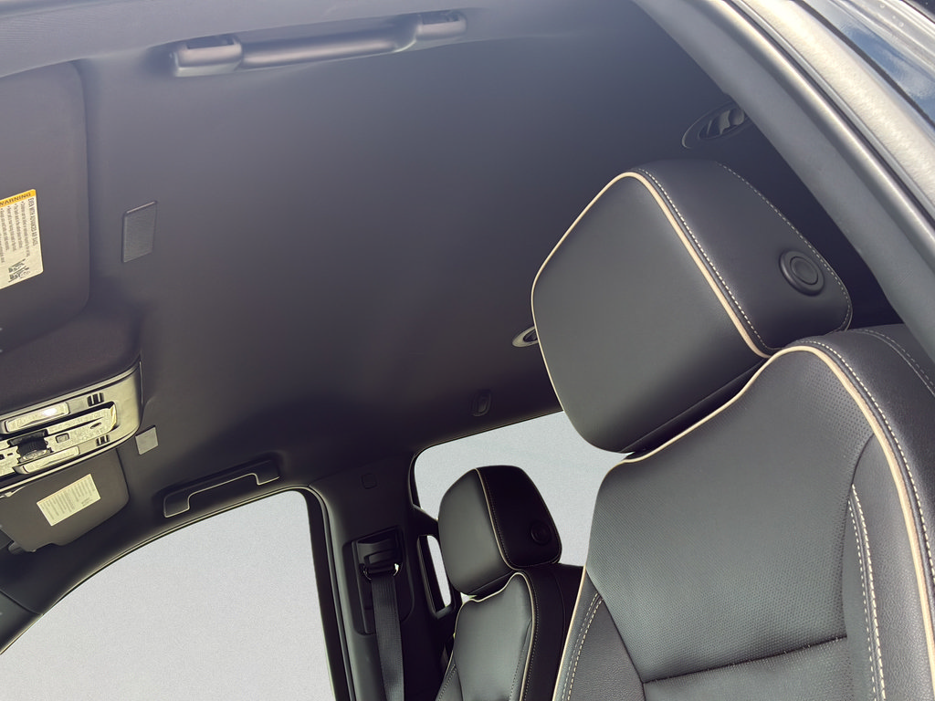 Used 2026 Chevrolet Suburban Premier RWD image 24