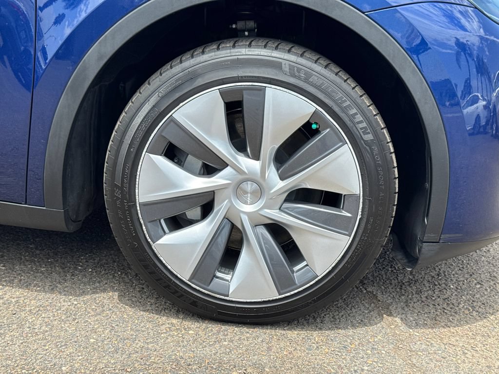 Used 2023 Tesla Model Y Long Range AWD/4WD image 8