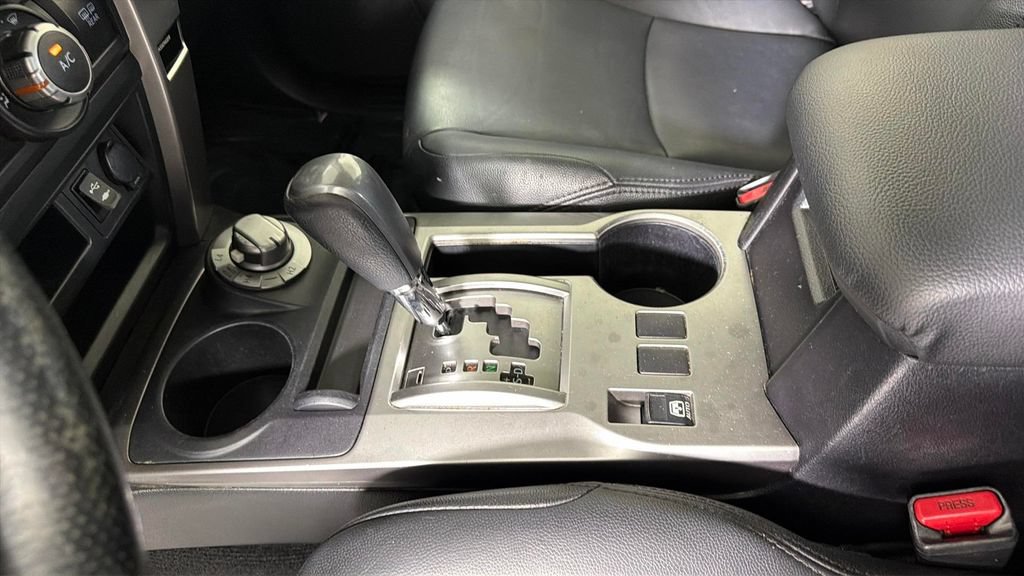 Used 2015 Toyota 4Runner SR5 AWD/4WD image 24