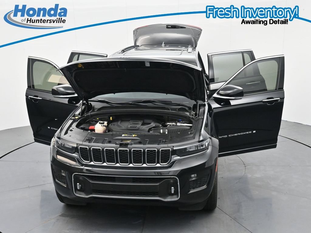 Used 2023 Jeep Grand Cherokee Overland AWD/4WD image 45