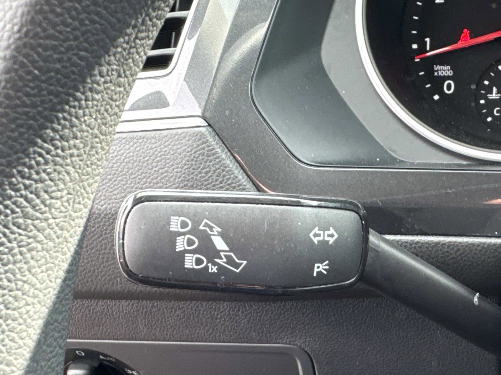 Used 2021 Volkswagen Tiguan S image 30