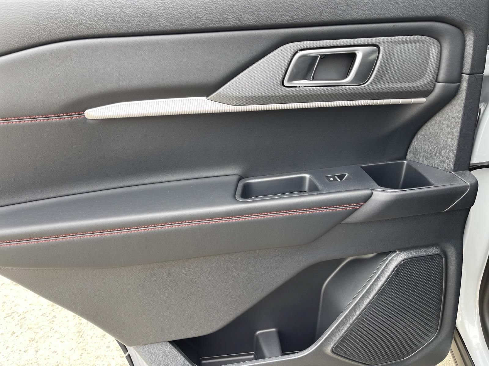 New 2026 Ford Explorer ST-Line w/ ST-Line Street Pack RWD image 13