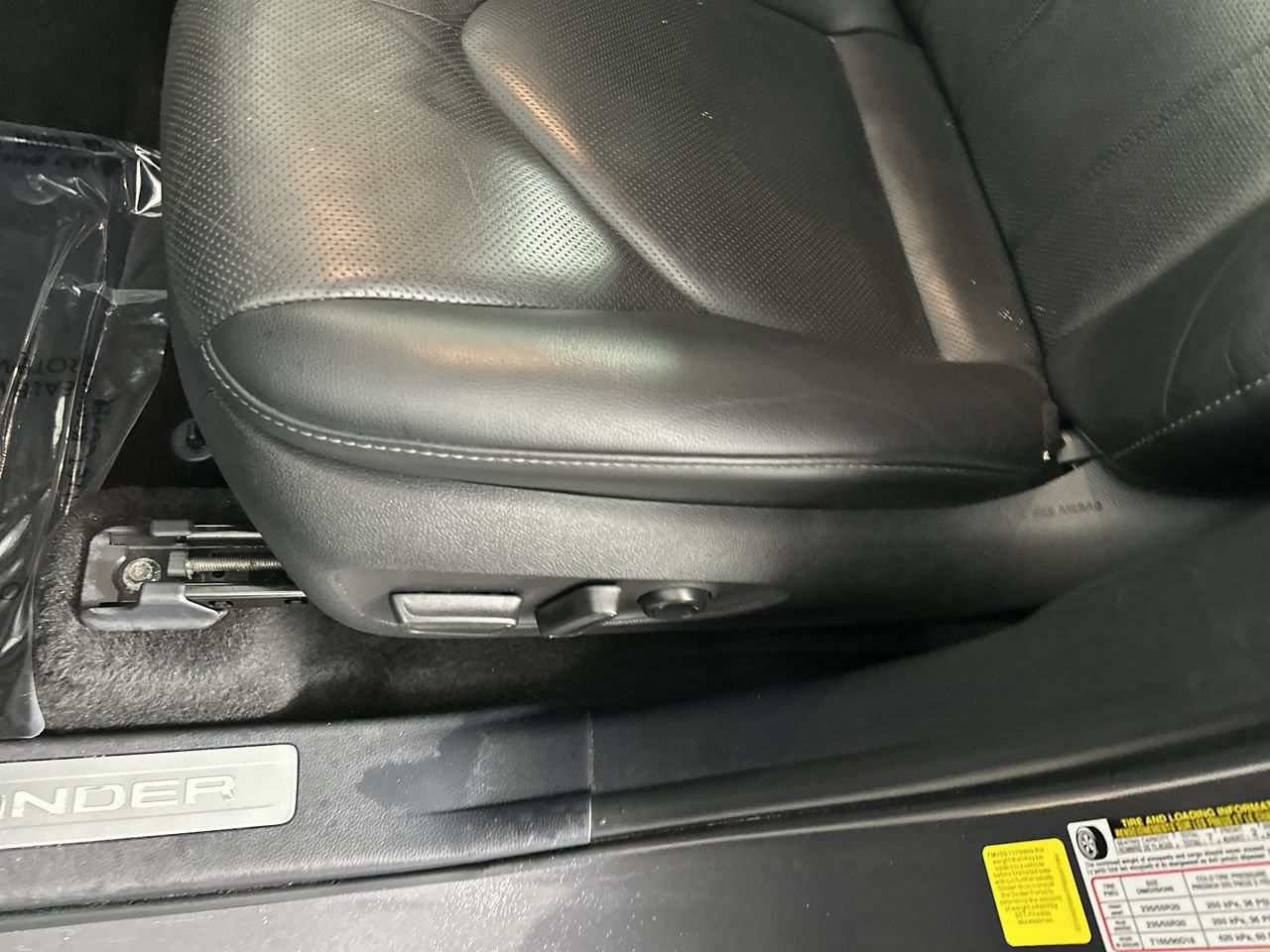 Used 2024 Toyota Highlander Limited FWD image 7