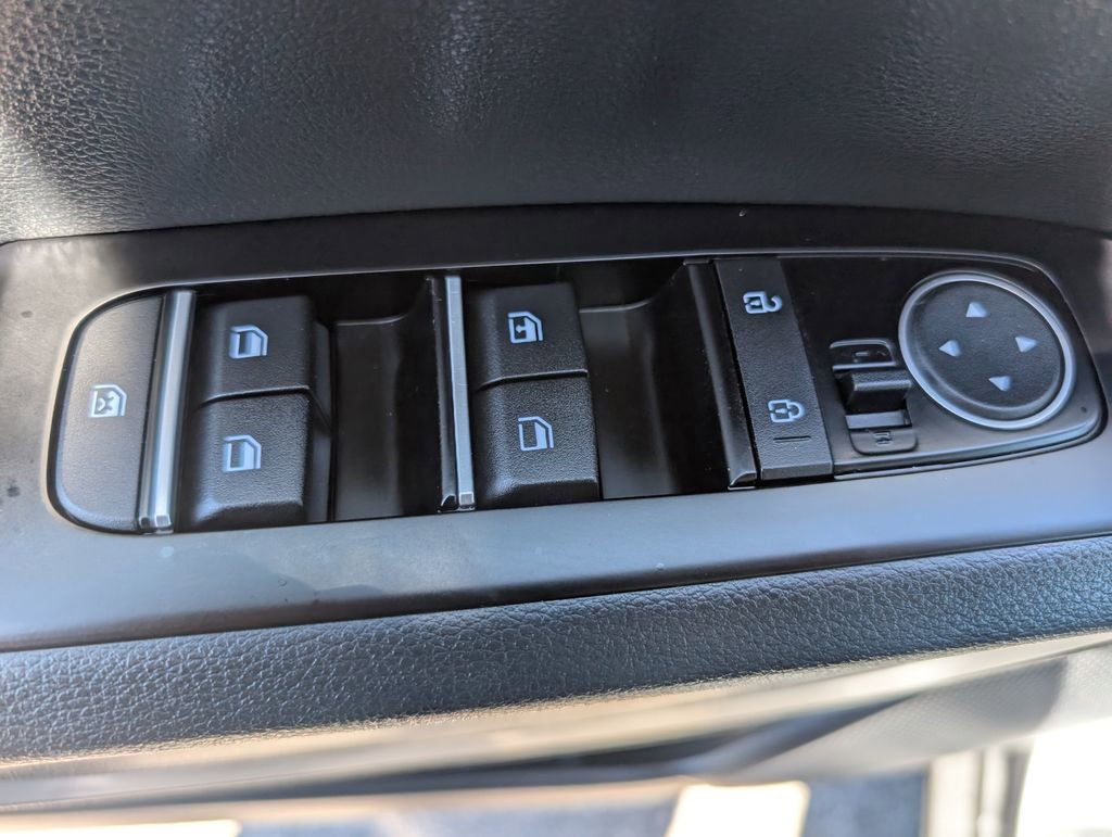 Used 2025 Kia Soul LX w/ LX Technology Package FWD image 10