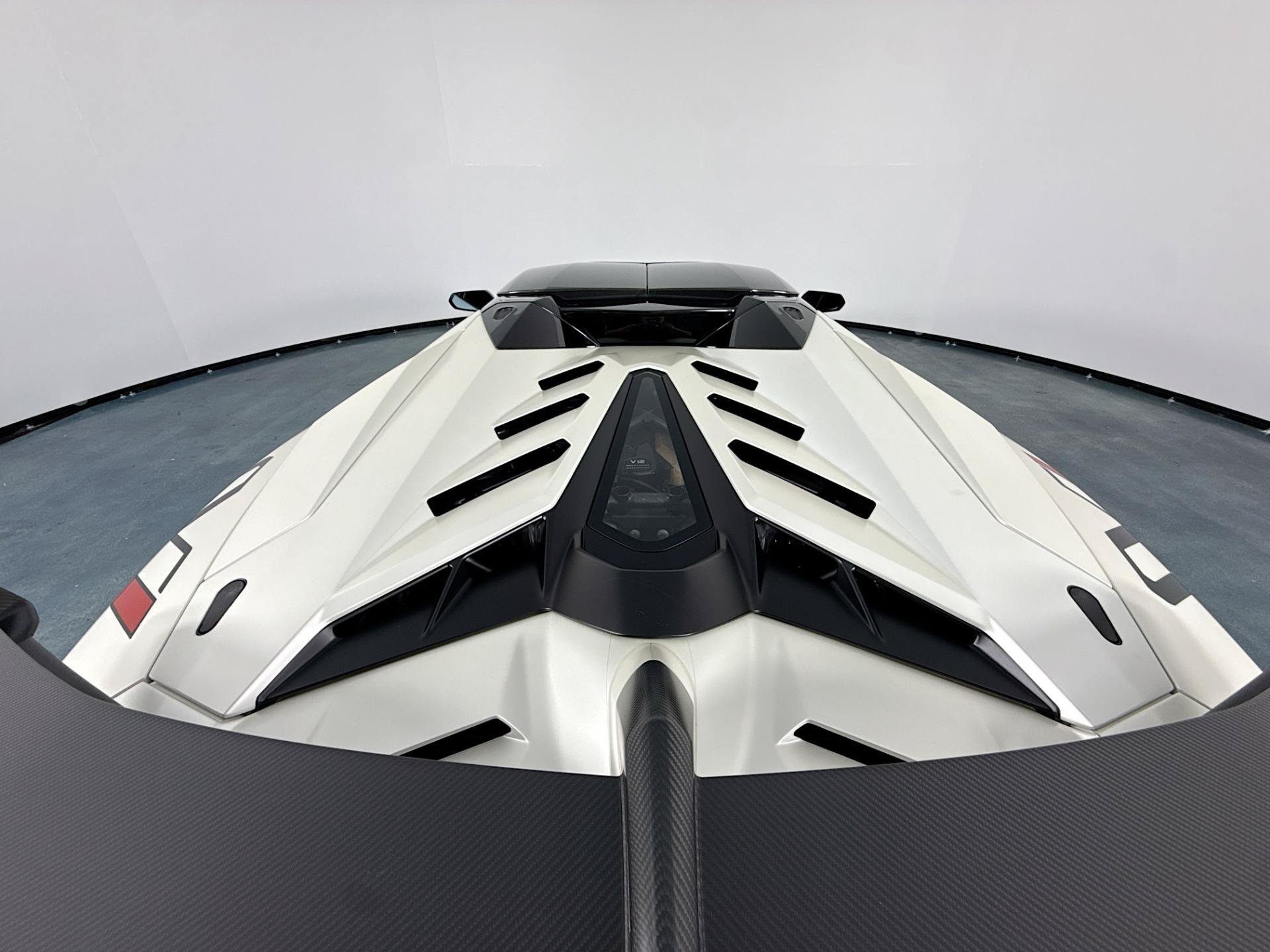 Used 2020 Lamborghini Aventador SVJ AWD/4WD image 57