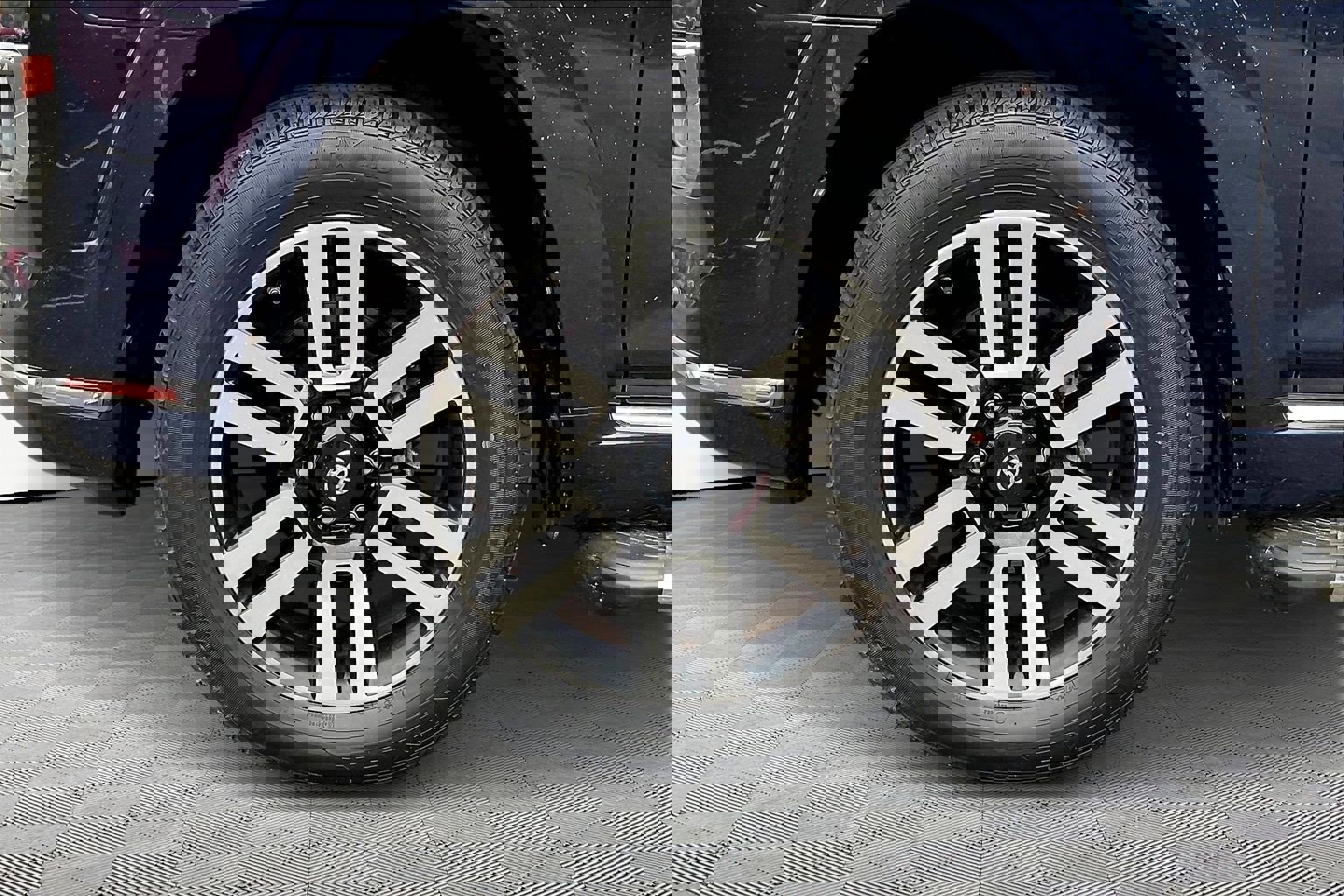 Used 2016 Toyota 4Runner Limited image 32